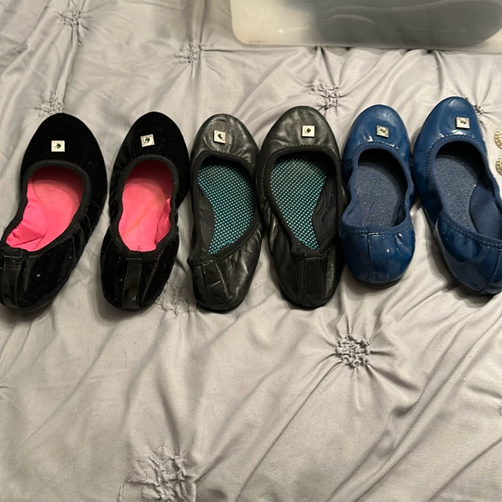 Lindsay Phillips black suede, black flat patent navy 7 interchangeable snaps